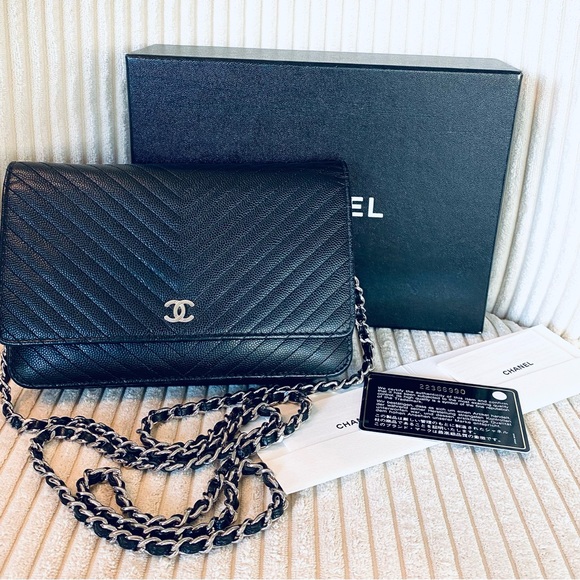 Chanel Caviar Chevron wallet on chain w/authenticity card, booklet, box NICE!!! - Picture 1 of 15